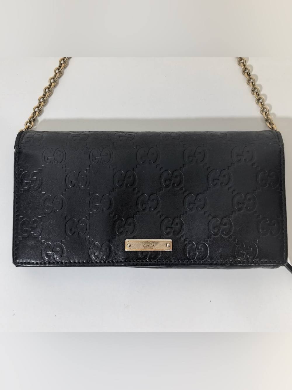 Pre-Owned Gucci GG Embossed Black Leather Chain Wallet Crossbody